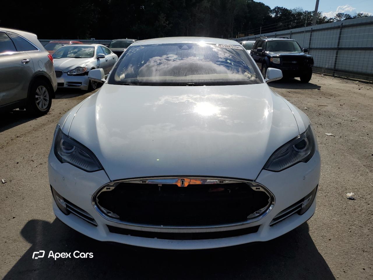 Tesla Model S 2014
