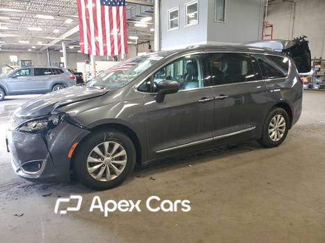 Chrysler Pacifica 2018 - Image 1 of 14