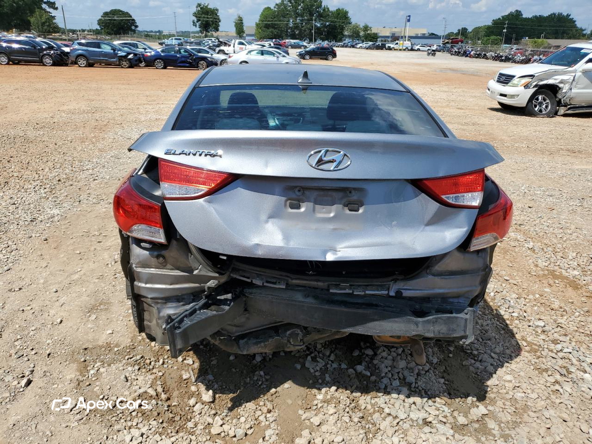 Hyundai Elantra 2012