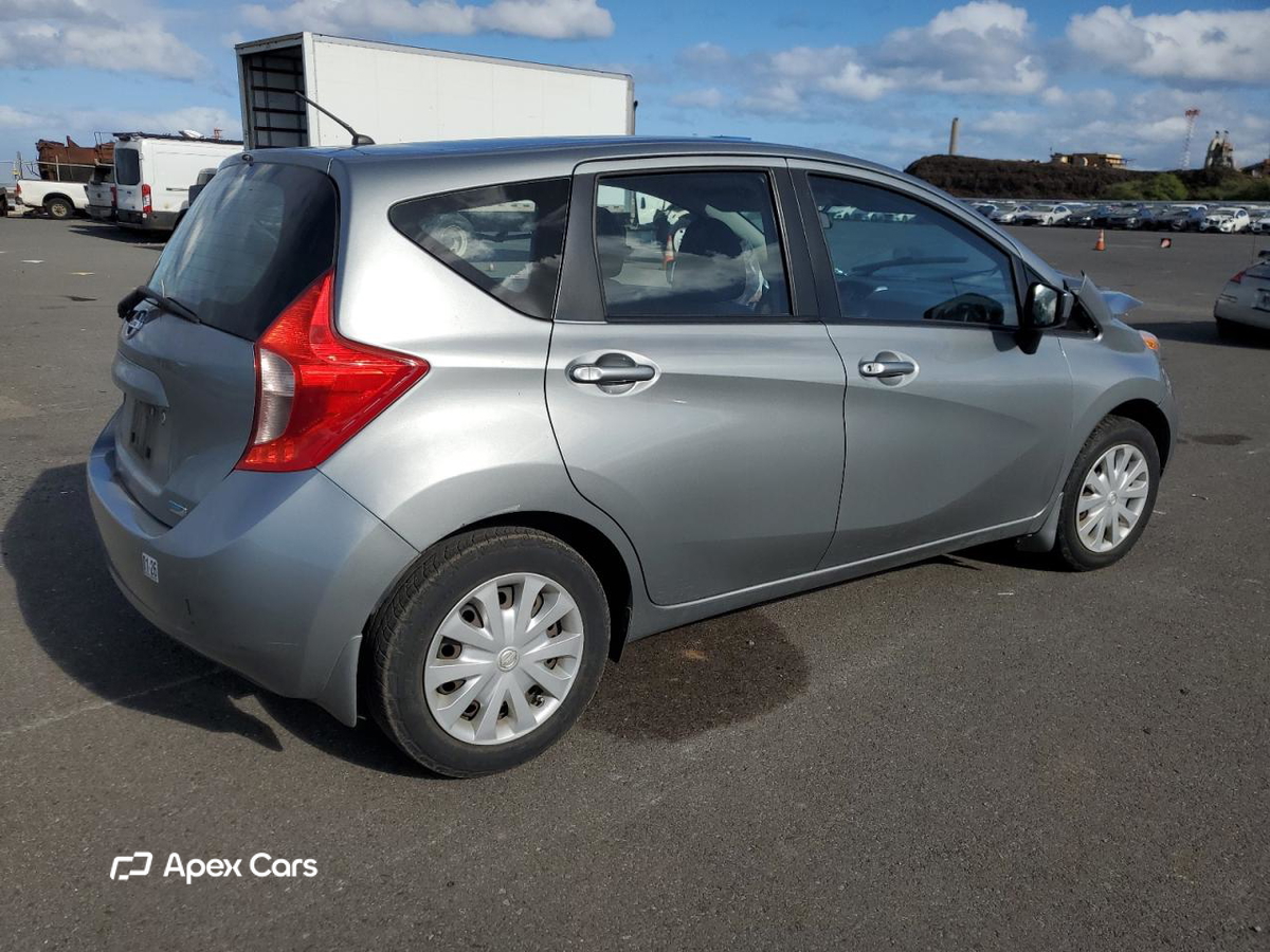 Nissan Versa 2015