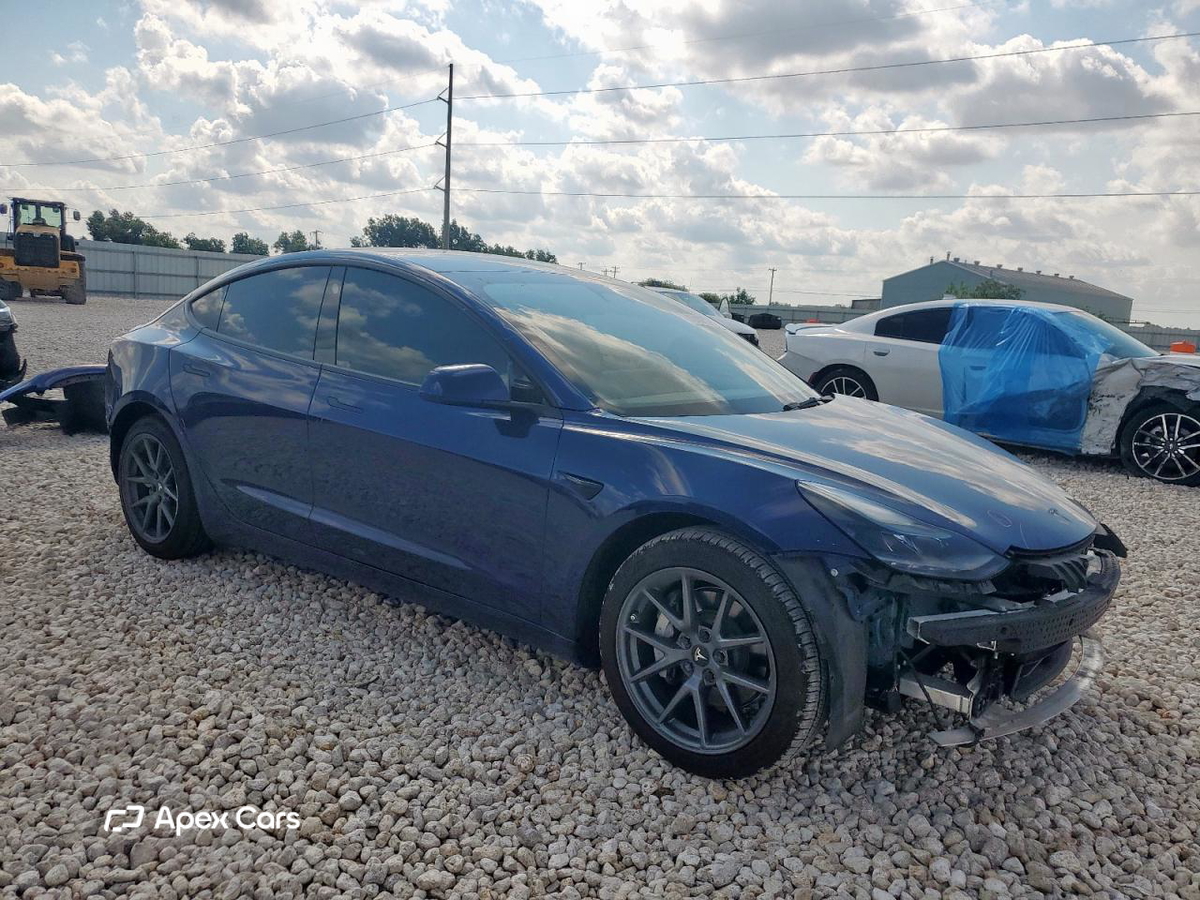 Tesla Model 3 2022