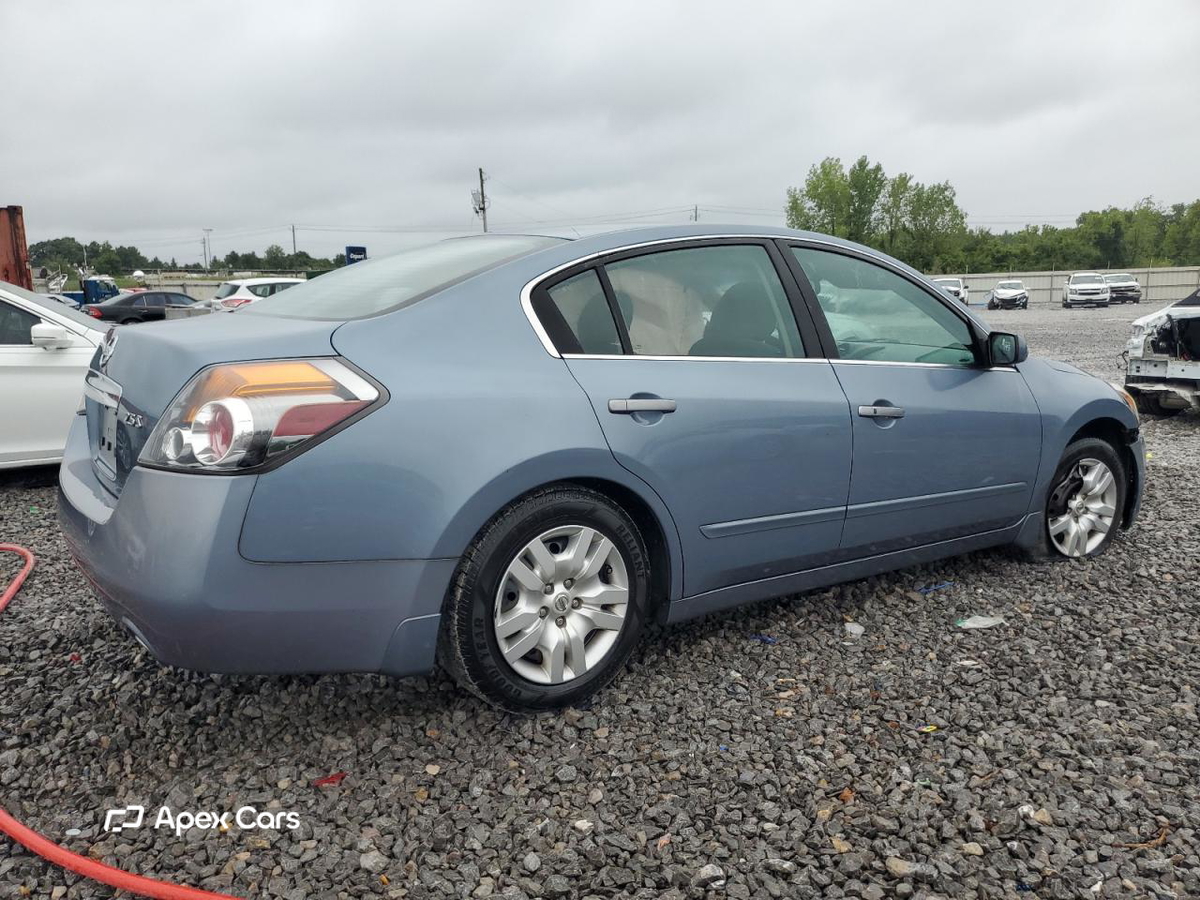 Nissan Altima 2012