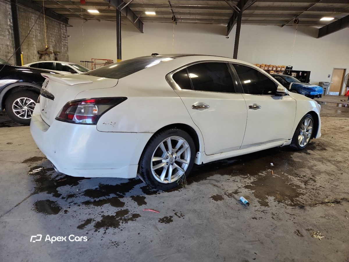 Nissan Maxima 2011