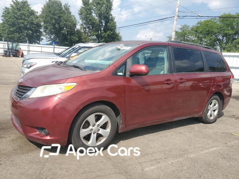 Toyota Sienna 2011 - Image 1 of 13