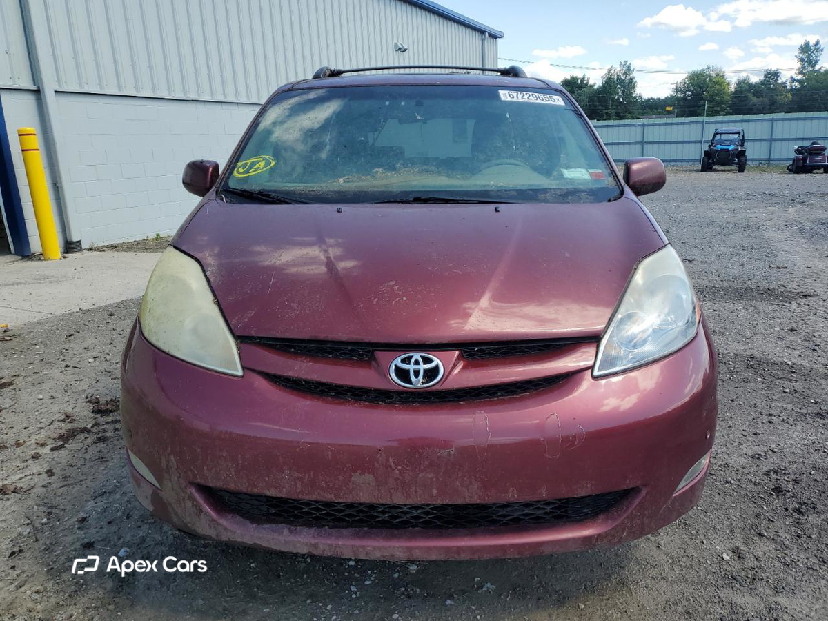 Toyota Sienna 2010