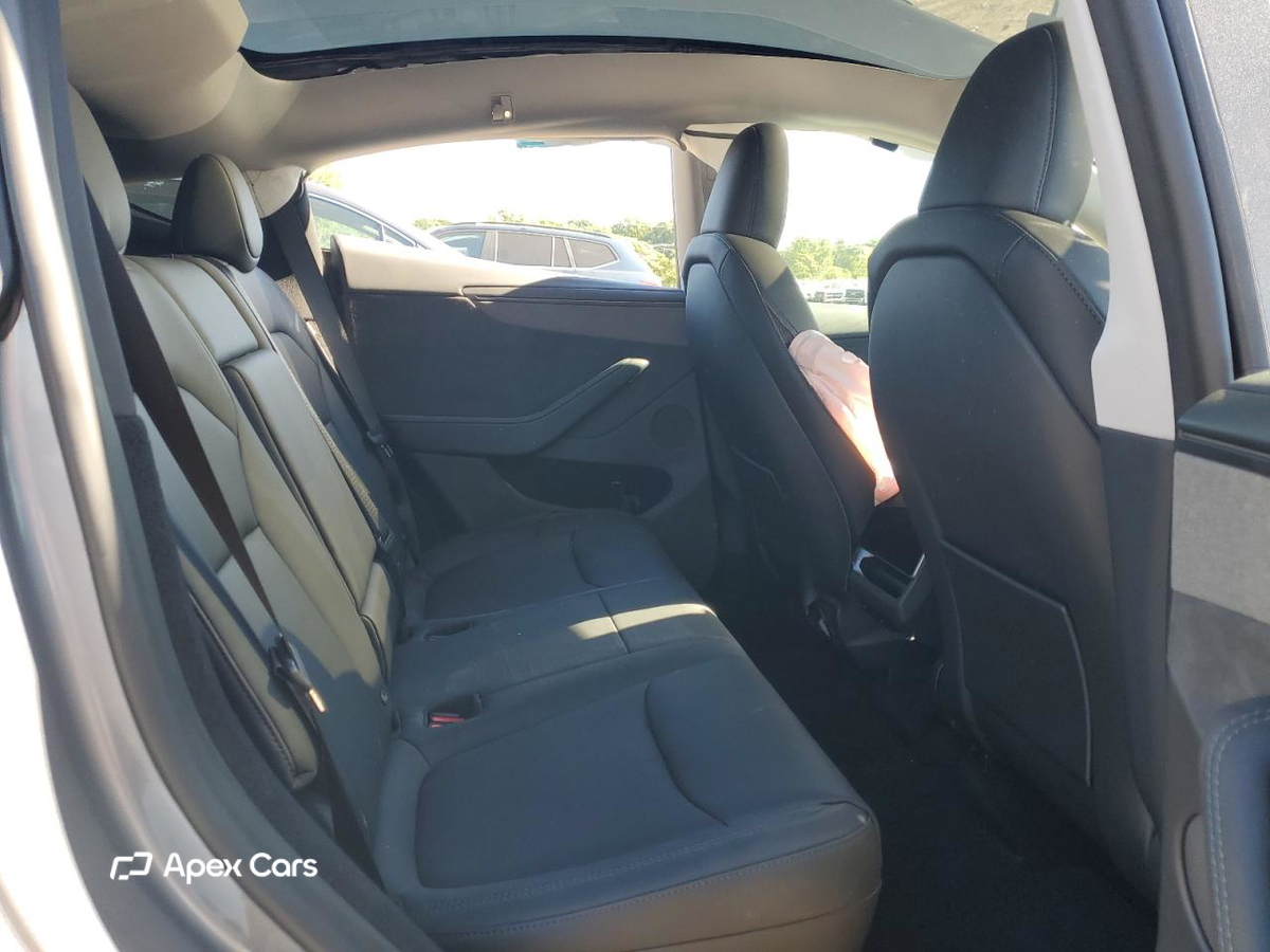 Tesla Model Y 2026