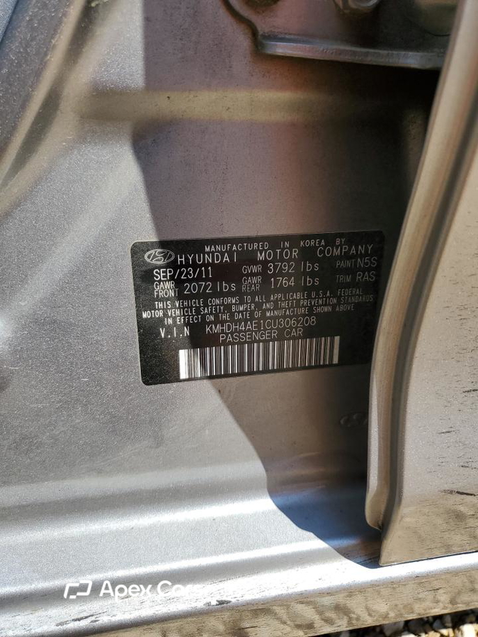 Hyundai Elantra 2012