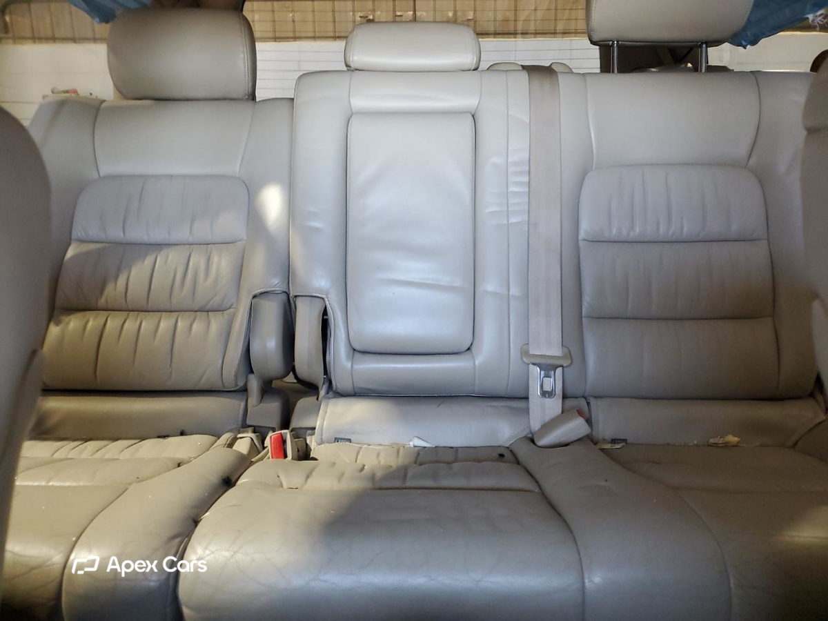 Lexus LX 2003
