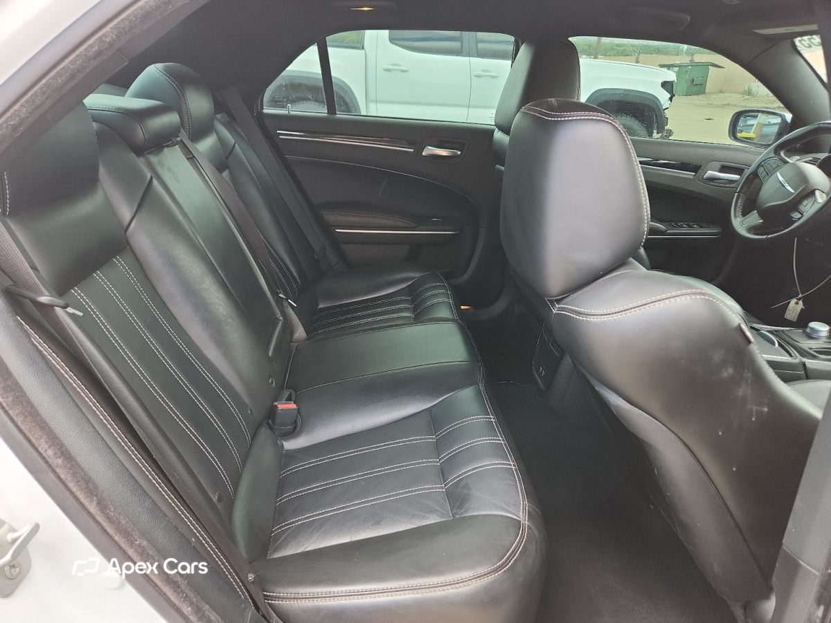 Chrysler 300 2021