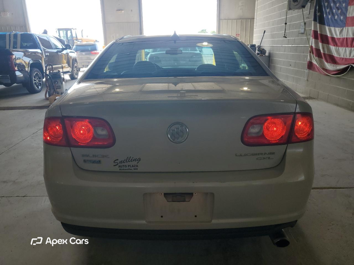 Buick Lucerne 2011