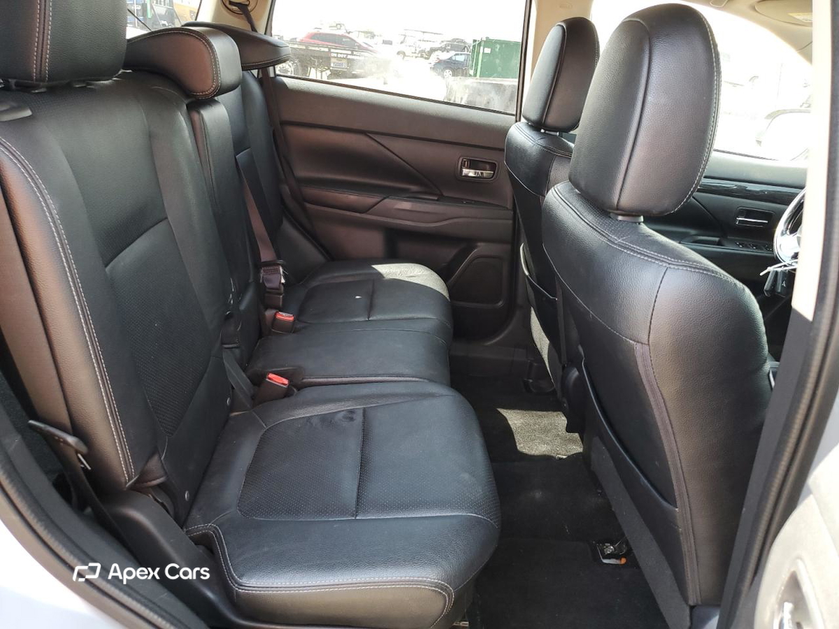 Mitsubishi Outlander 2016