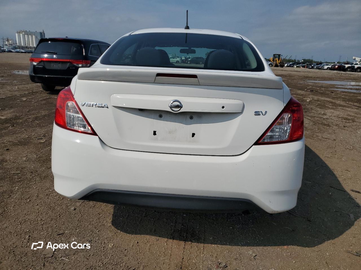 Nissan Versa 2019