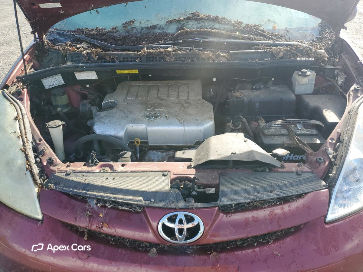Toyota Sienna 2010
