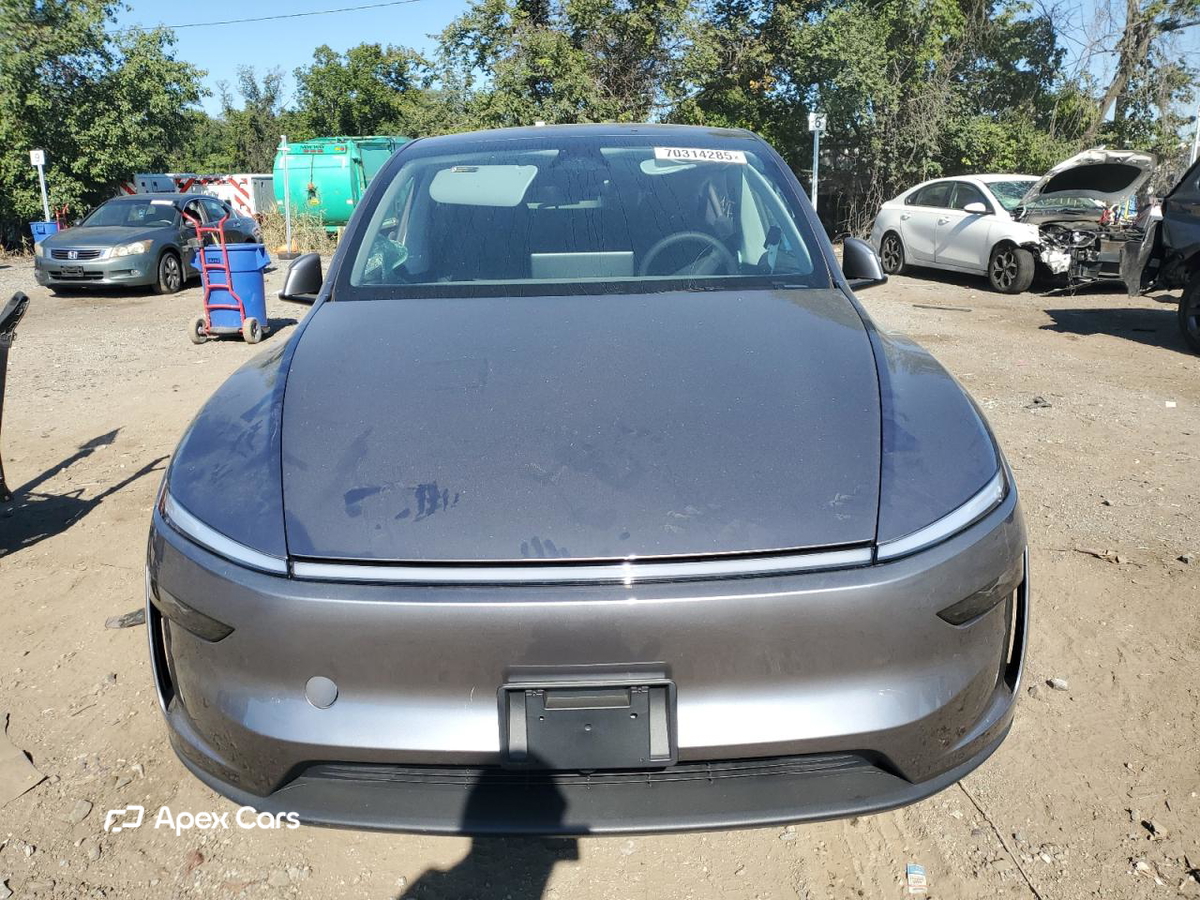 Tesla Model Y 2026