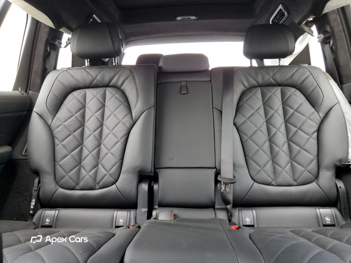 BMW X7 2025