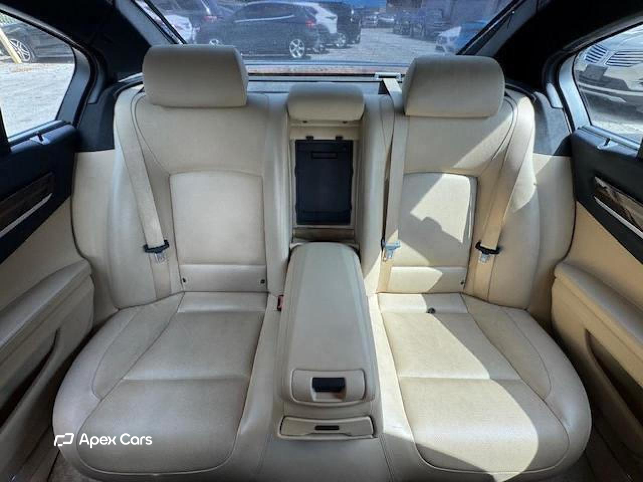 BMW Series 7 2015