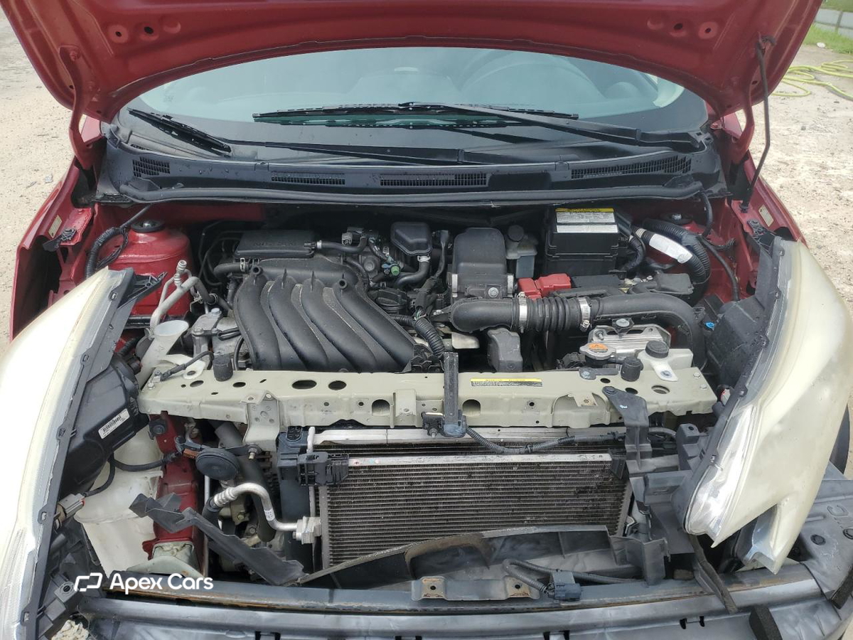 Nissan Versa 2015