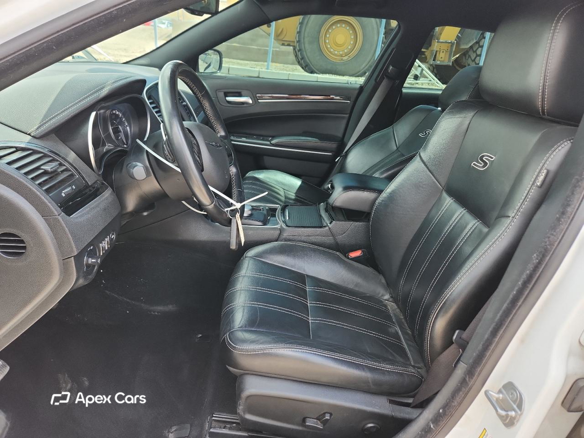 Chrysler 300 2021