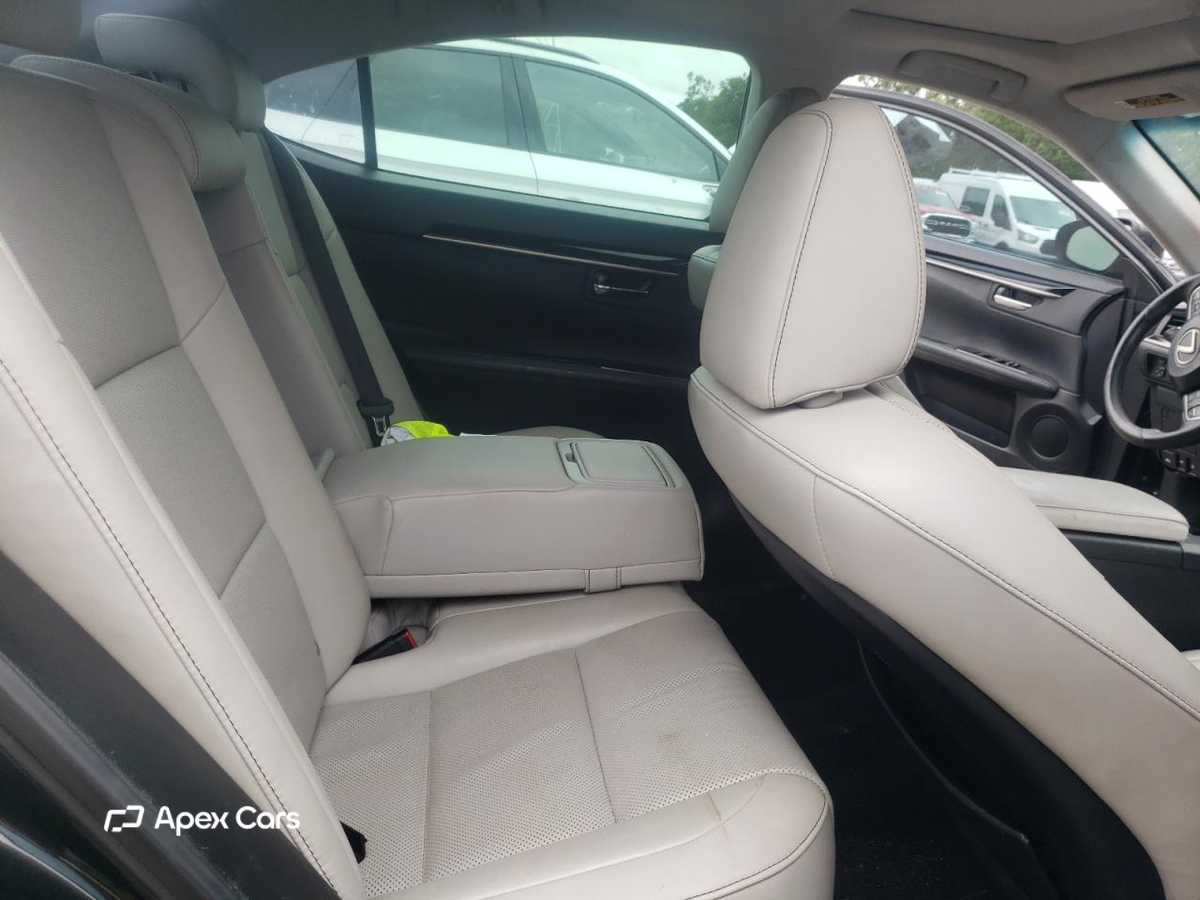 Lexus ES 2016