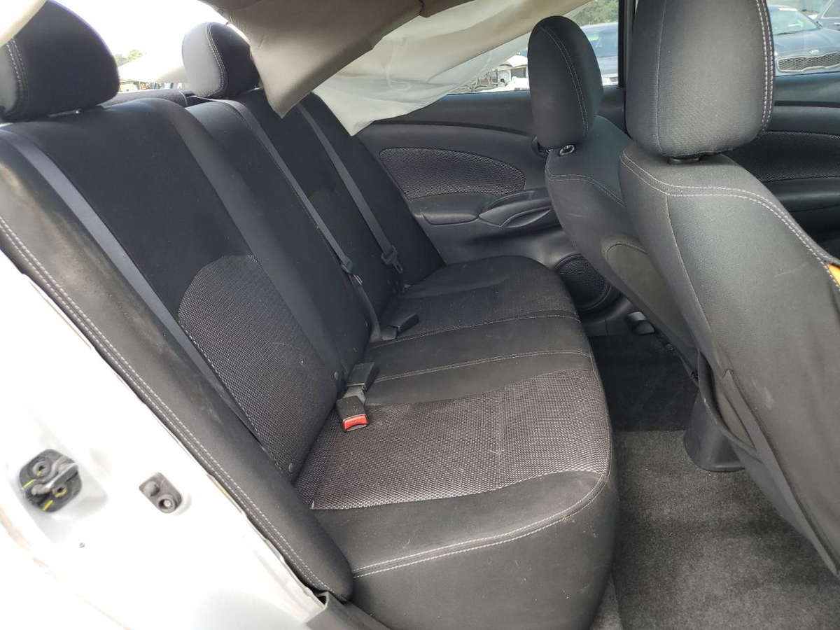 Nissan Versa 2019
