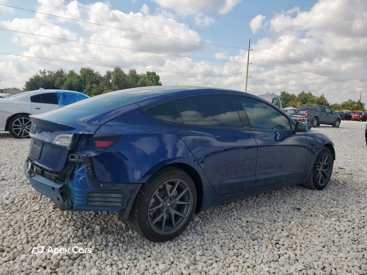 Tesla Model 3 2022