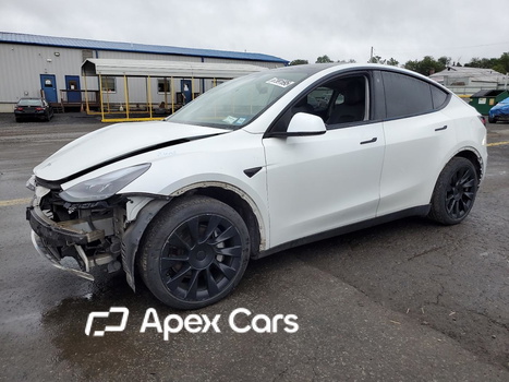 Tesla Model Y 2021 - Image 1 of 5