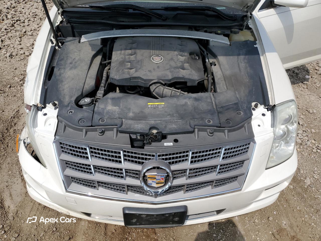 Cadillac STS 2011