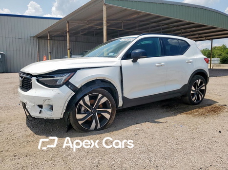 Volvo XC40 2025 - Image 1 of 14