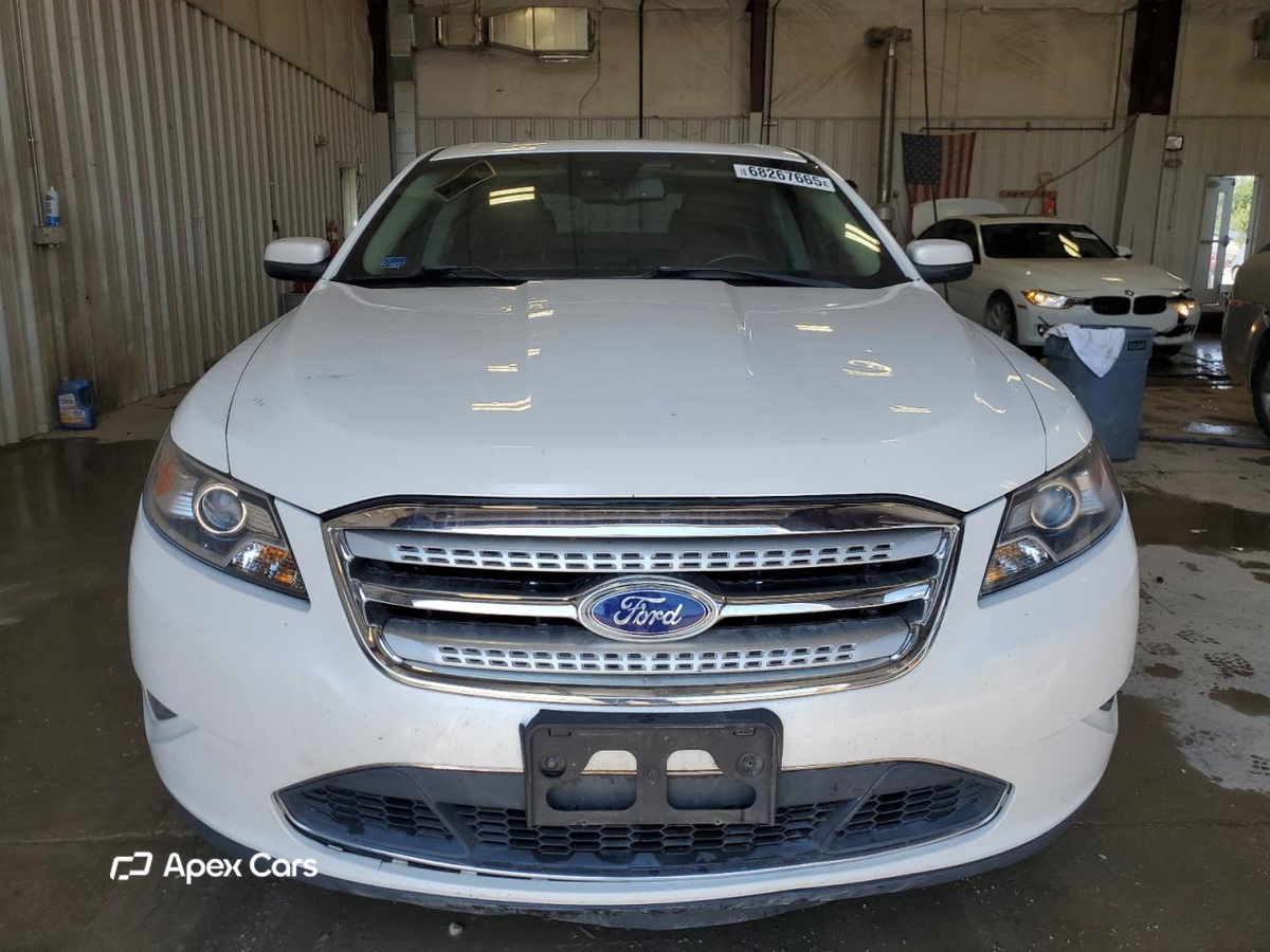 Ford Taurus 2011