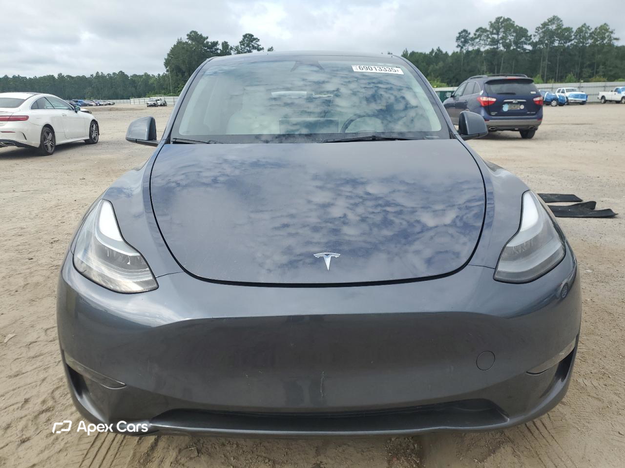 Tesla Model Y 2023