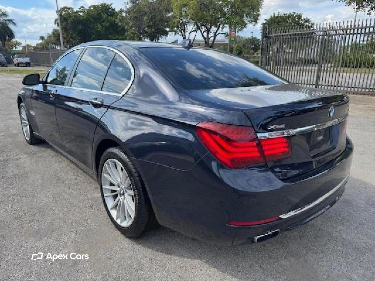 BMW Series 7 2015