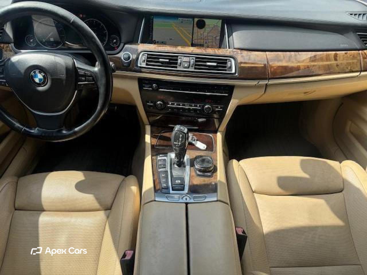 BMW Series 7 2015