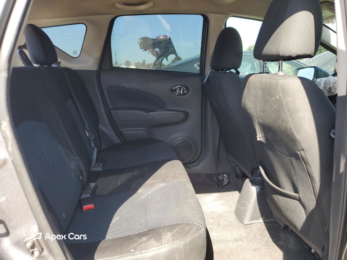 Nissan Versa 2016