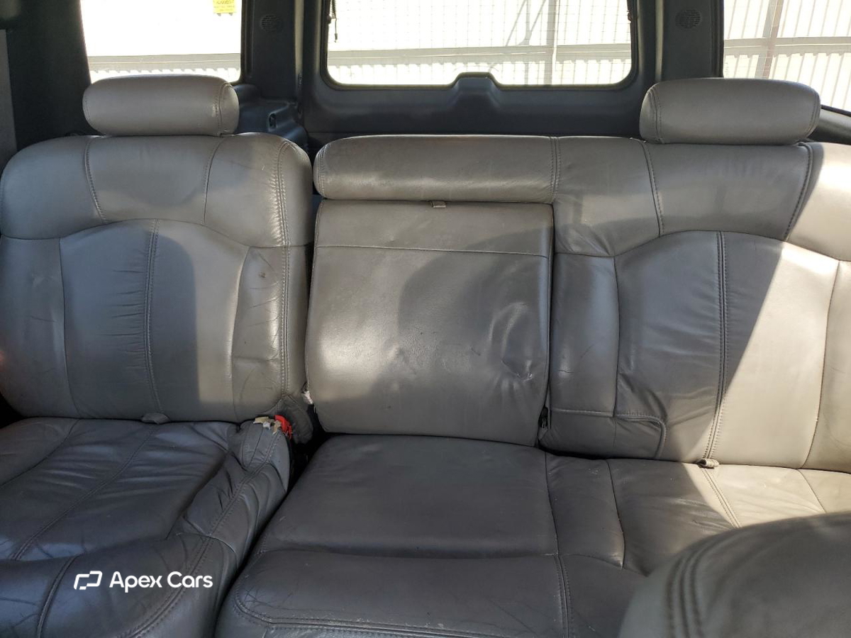 Chevrolet Suburban 2001