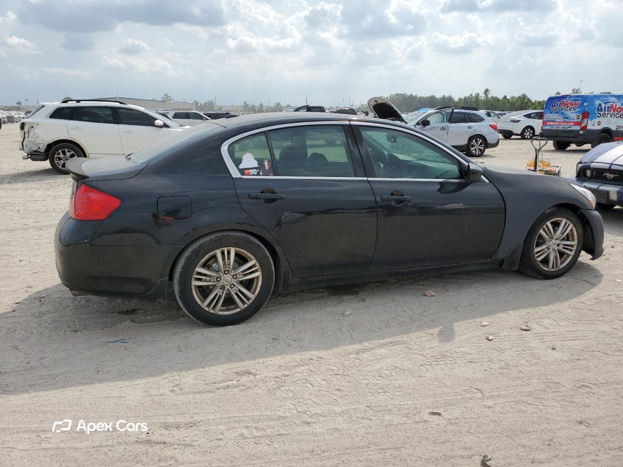 Infiniti G 2011