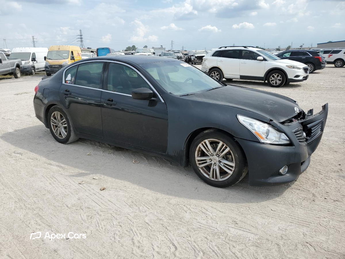 Infiniti G 2011
