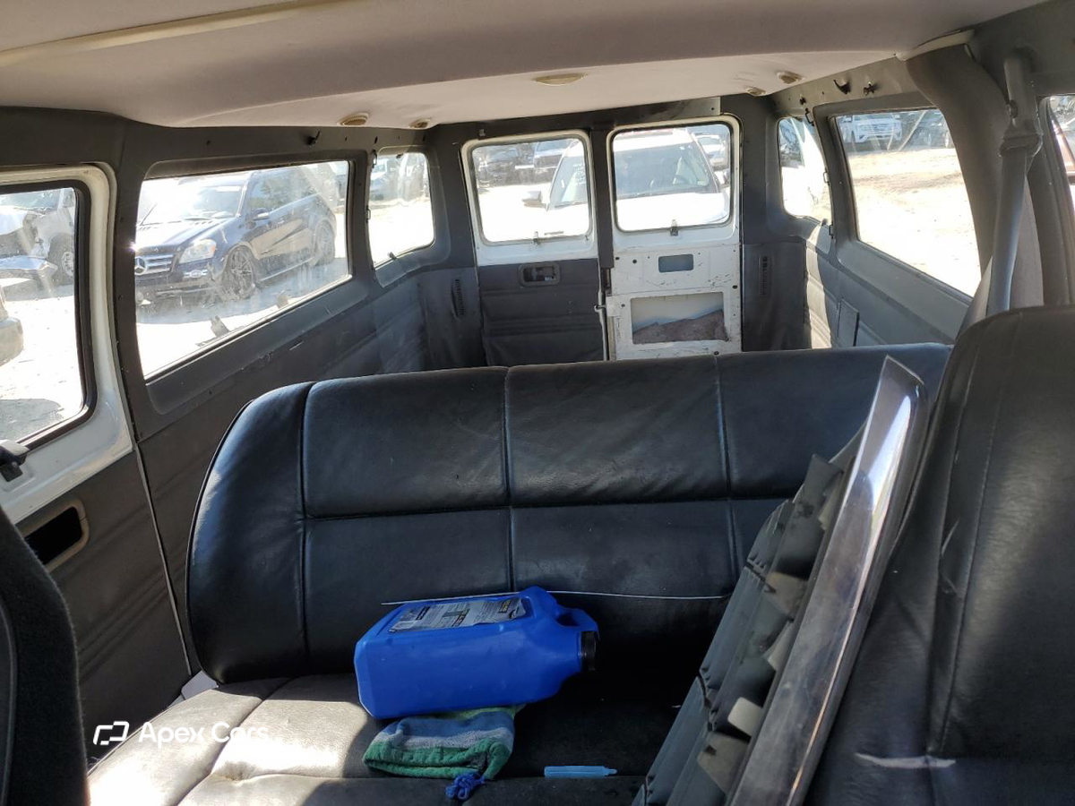 Dodge RAM Van 2002
