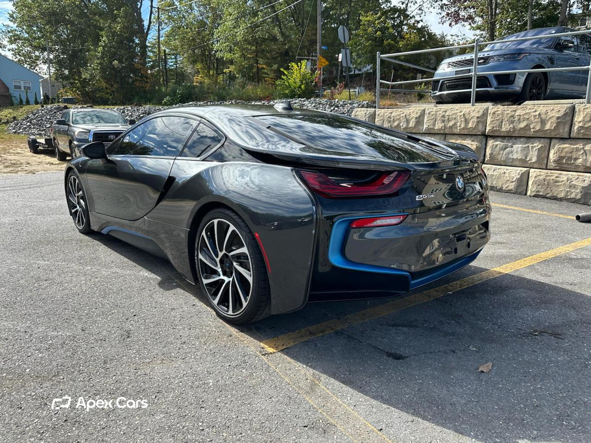 BMW i8 2016