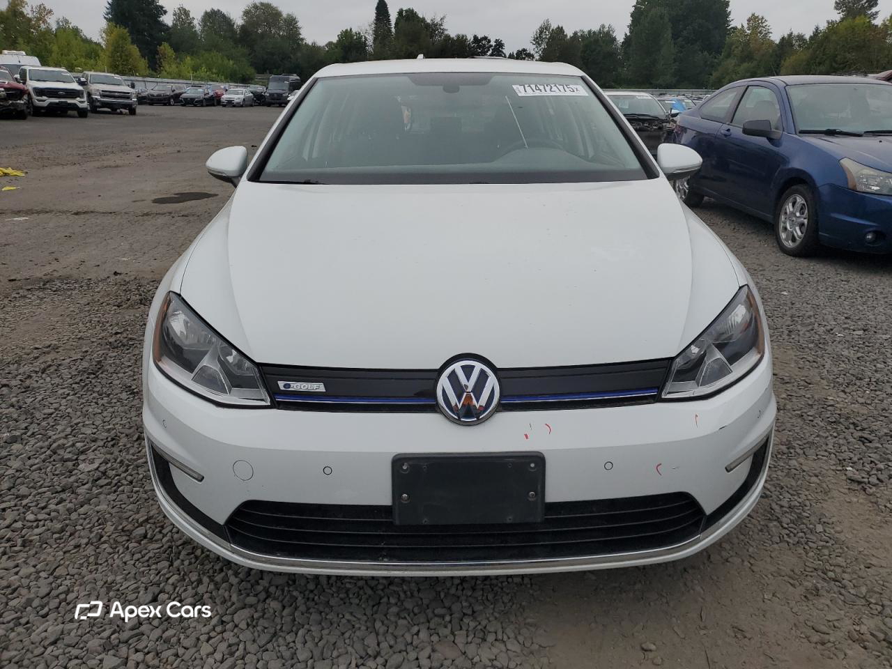 Volkswagen e Golf 2015