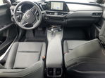 Lexus UX 2025