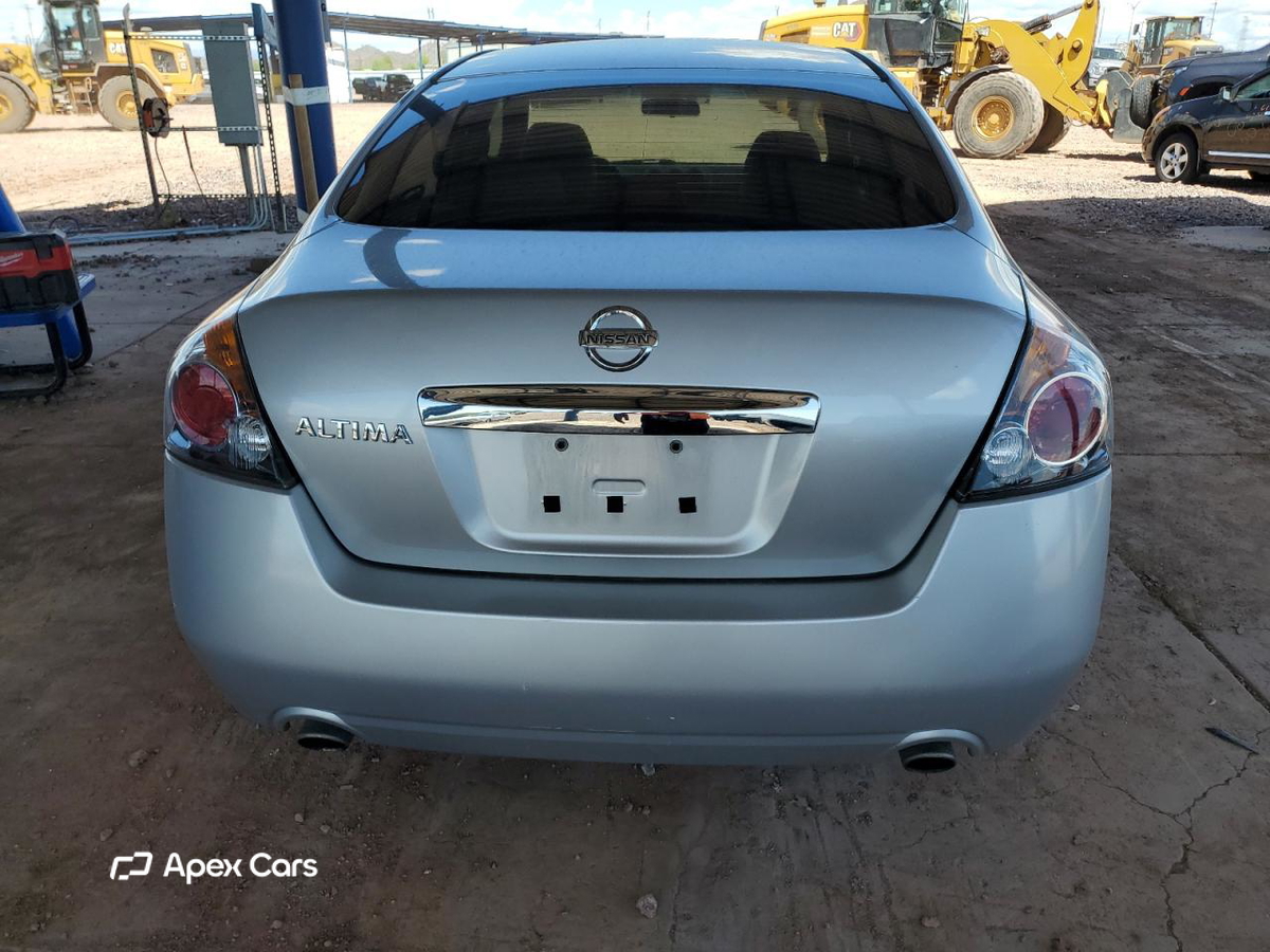 Nissan Altima 2010