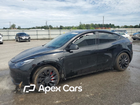 Tesla Model Y 2022 - Image 1 of 14