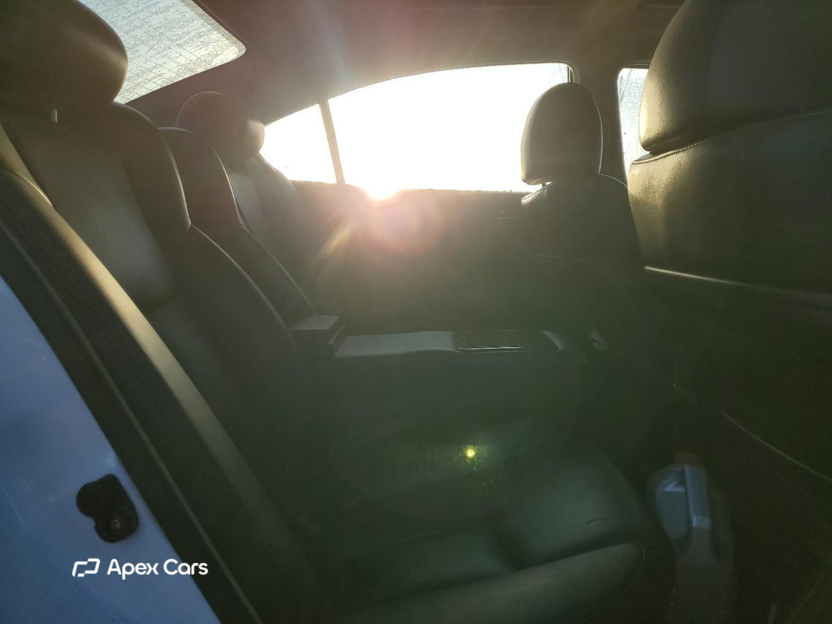 Nissan Maxima 2011