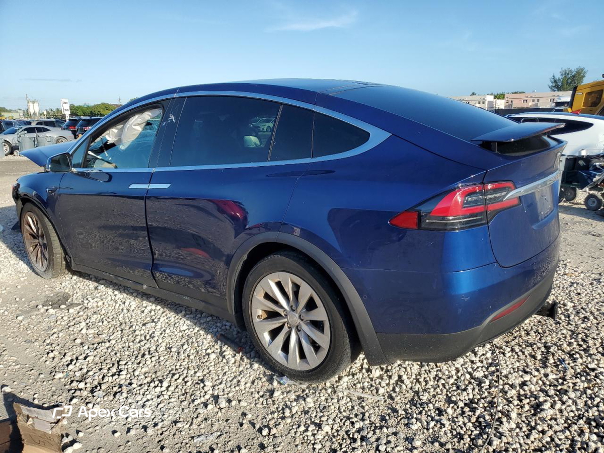Tesla Model X 2020