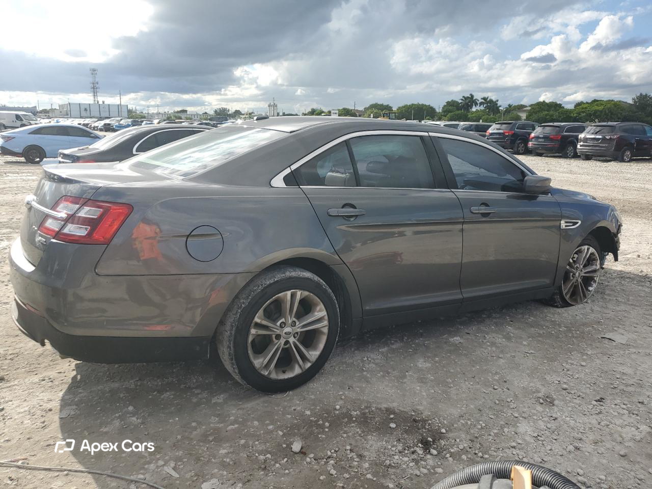 Ford Taurus 2017