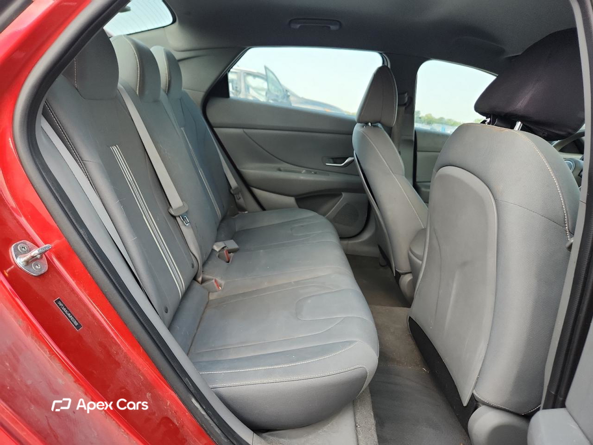 Hyundai Elantra 2021