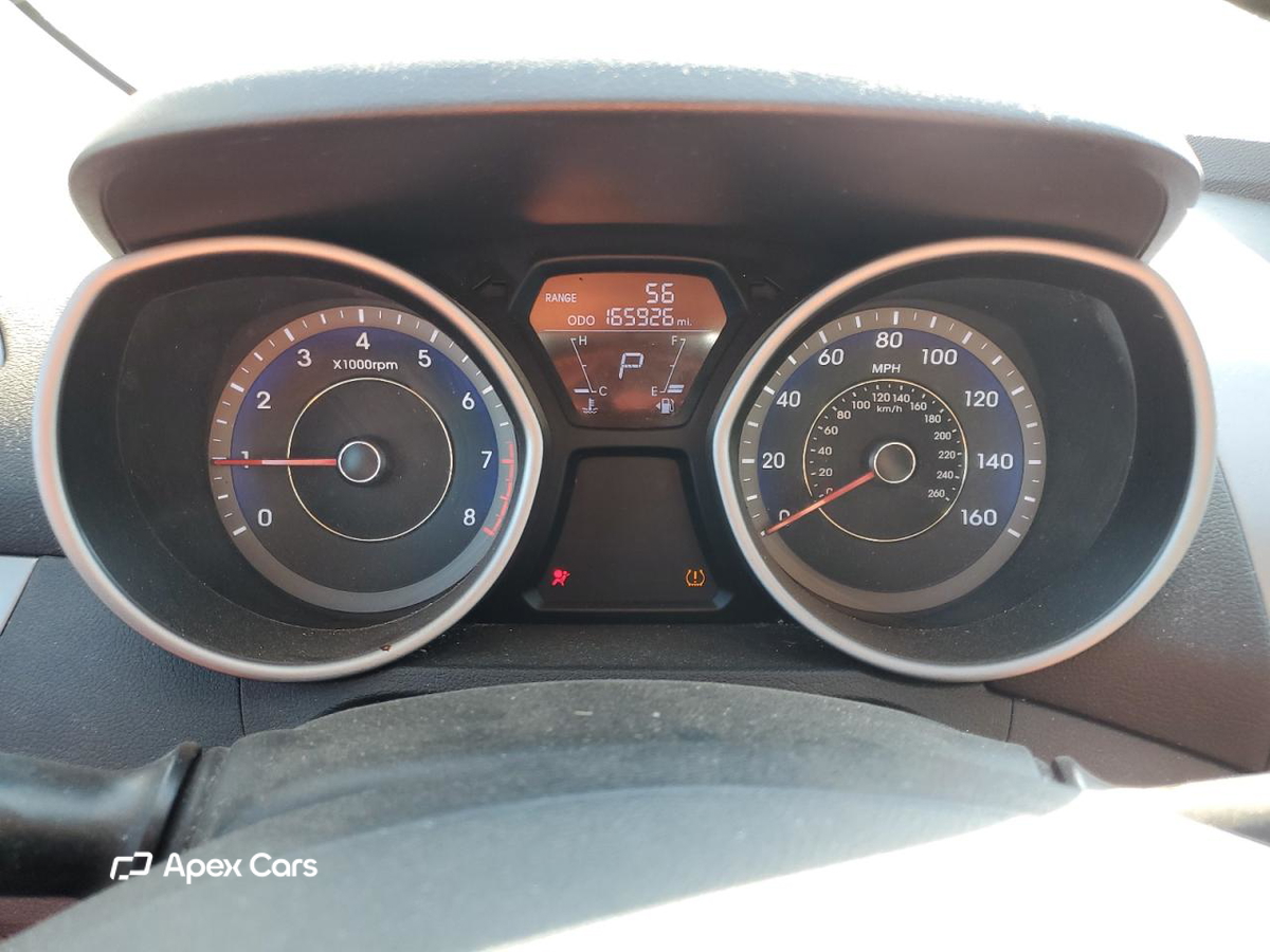 Hyundai Elantra 2012