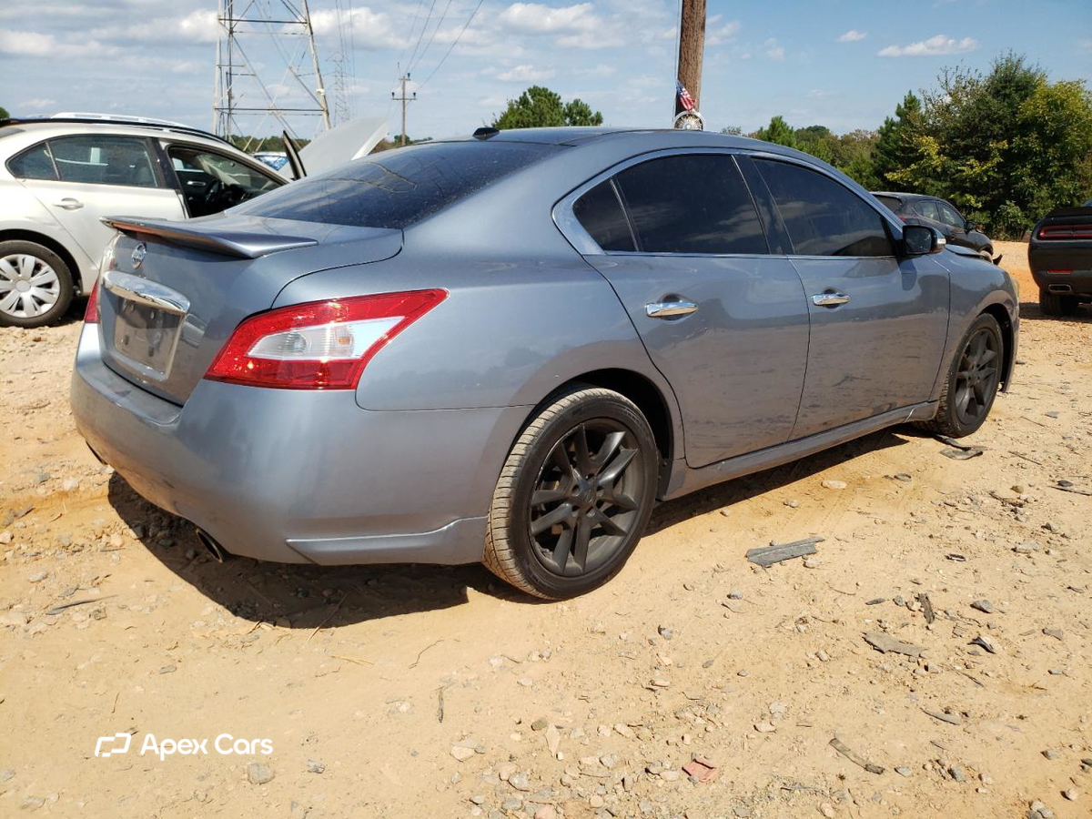 Nissan Maxima 2011