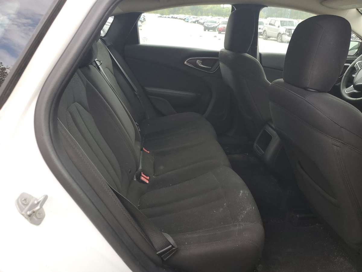 Chrysler 200 2015