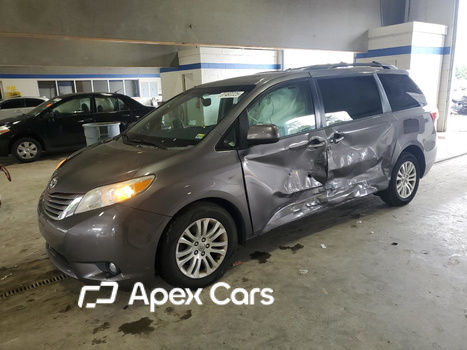 Toyota Sienna 2015 - Image 1 of 13